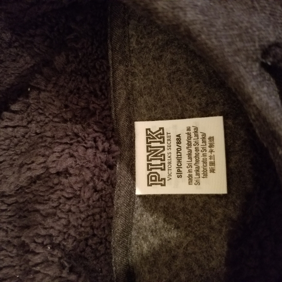 🎁Victoria's Secret Pink w/ flip sequins and Sherpa lined hoodie NWOT🎁 - Picture 6 of 11